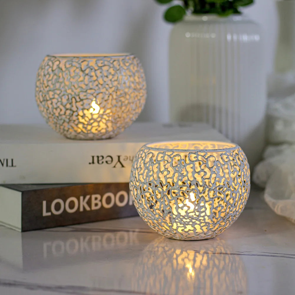 Retro Hollow Metal Candle Holder – Warm Glow Tealight Lantern