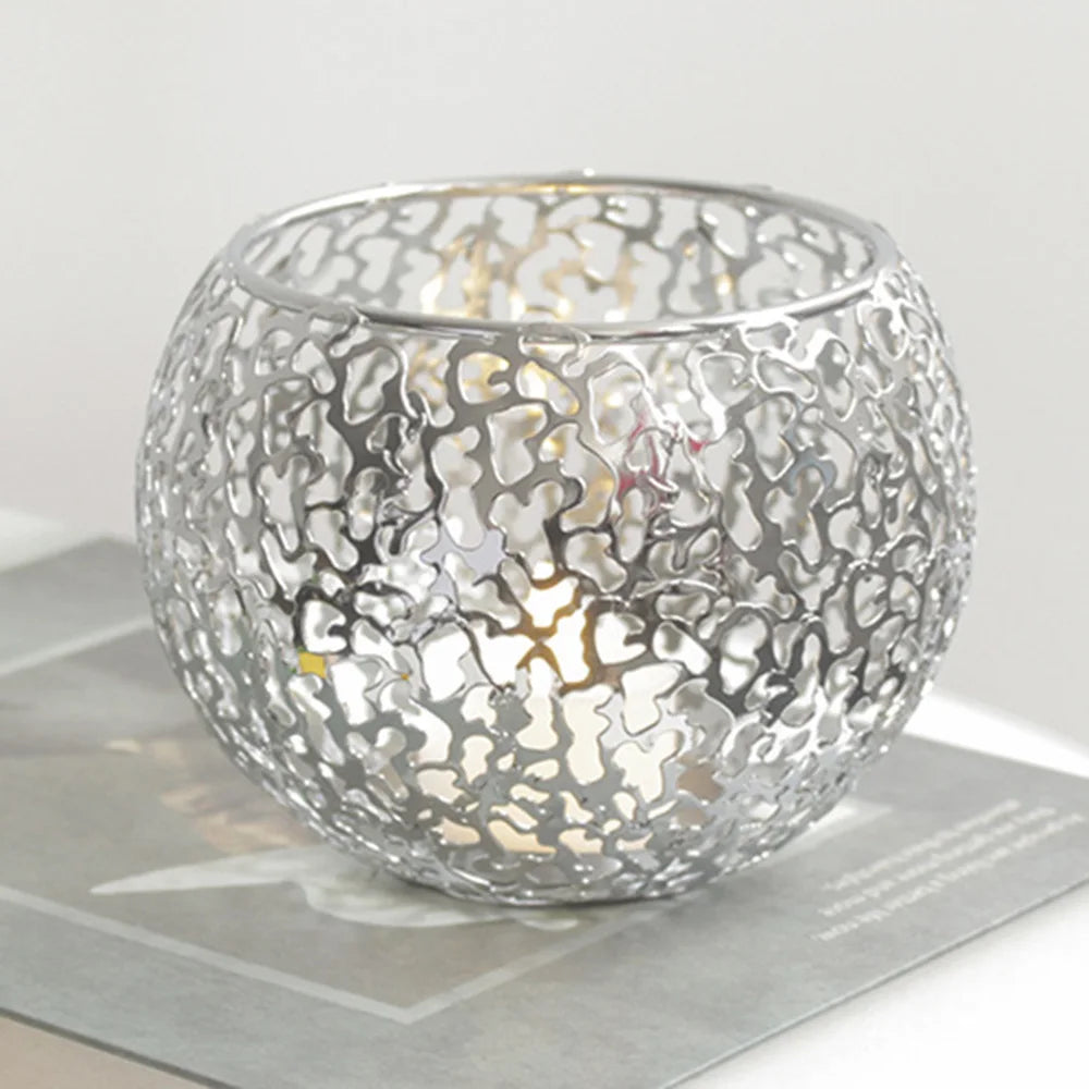 Retro Hollow Metal Candle Holder – Warm Glow Tealight Lantern