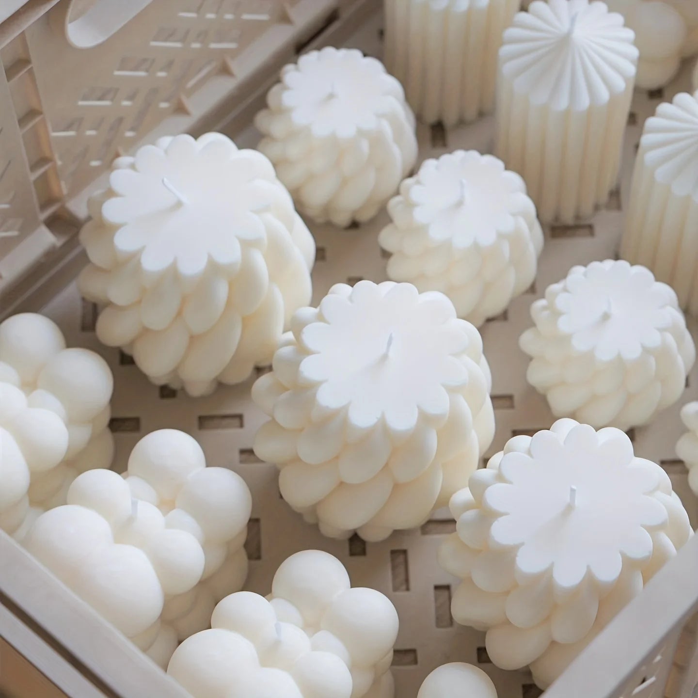 Wave Twist Candle Mold – Abstract Silicone DIY Candle Form